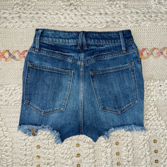 Good American Bombshell Jean Shorts - Picture 7 of 11